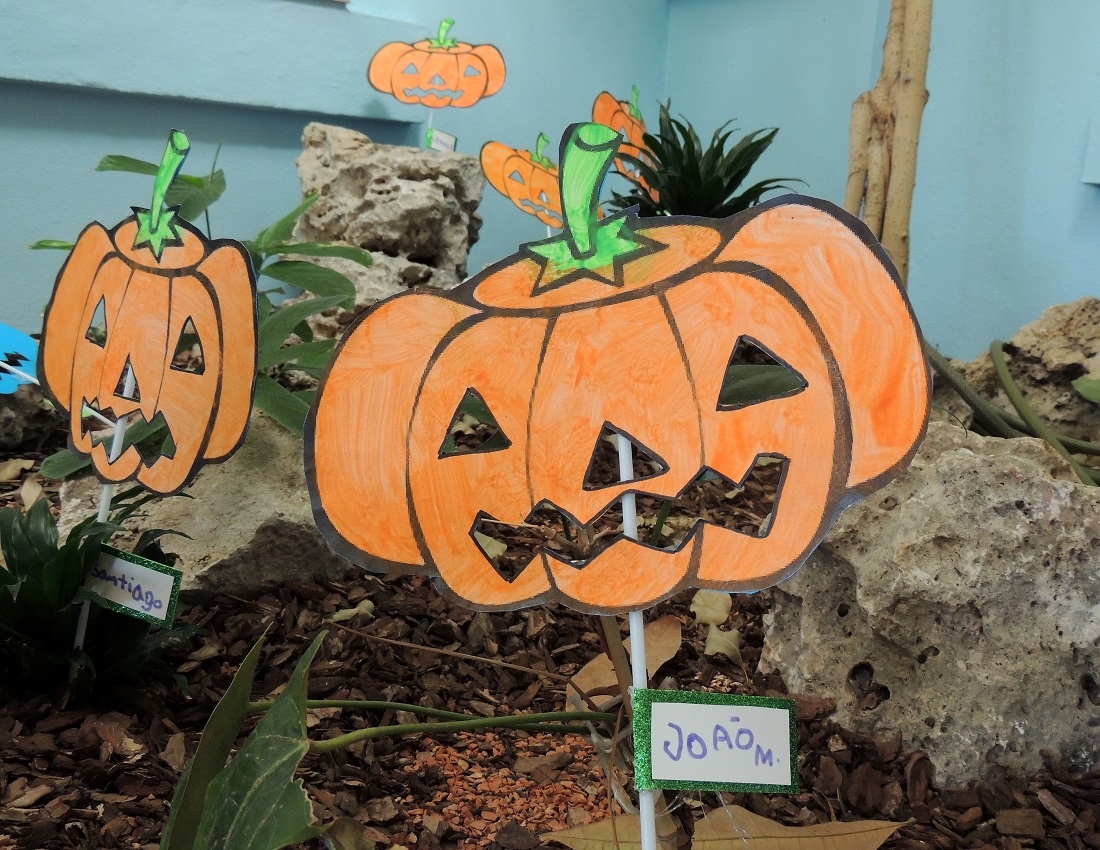 Crianças Festejam Halloween